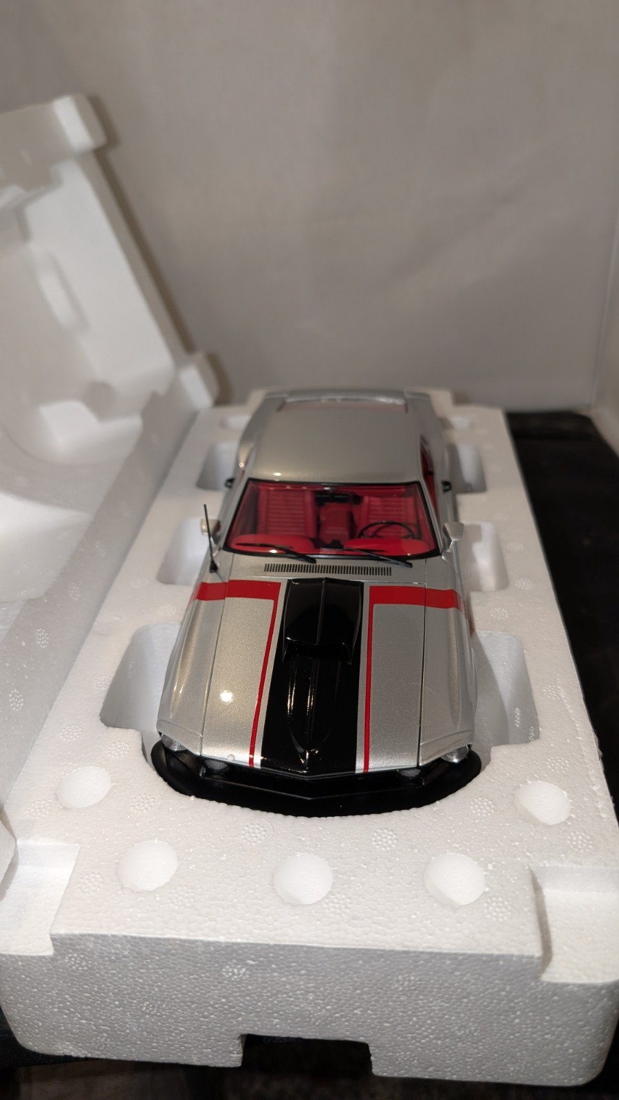 ACME 1:18 - 1969 FORD MUSTANG BOSS 302 STREET FIGHTER-REDLINE-A1801842