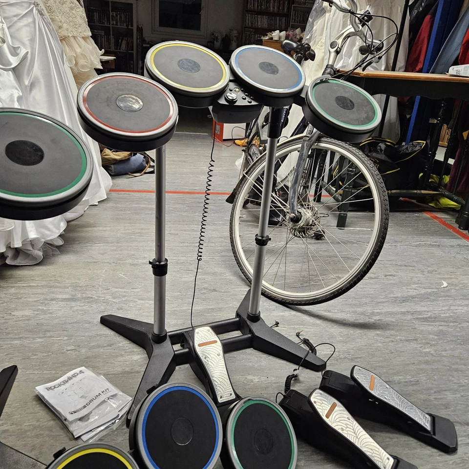 Xbox One Rock Band 4 Wireless Drum Kits - 3 Drums + 4 Pedels + 2 Mics  - Image 3 of 4