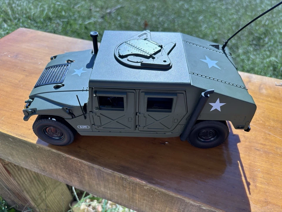 Military U.S. Army Humvee Hummer Field Vehicle Alloy Diecast 1/18 scale by KDW - Image 2 of 4