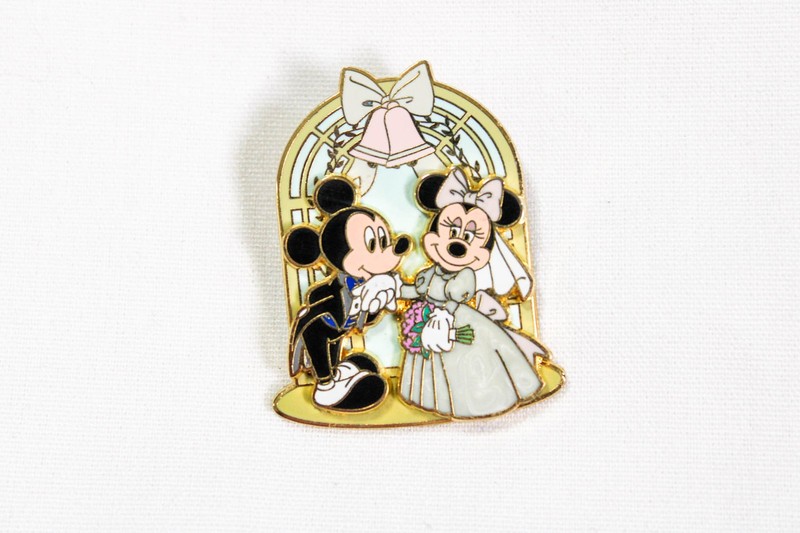2008 DISNEYLAND MICKEY MINNIE MOUSE WEDDING PIN RARE