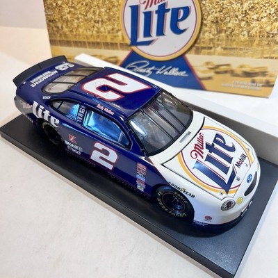 Rusty Wallace #2 Miller Lite 1999 Ford Taurus NASCAR 1:24 Diecast