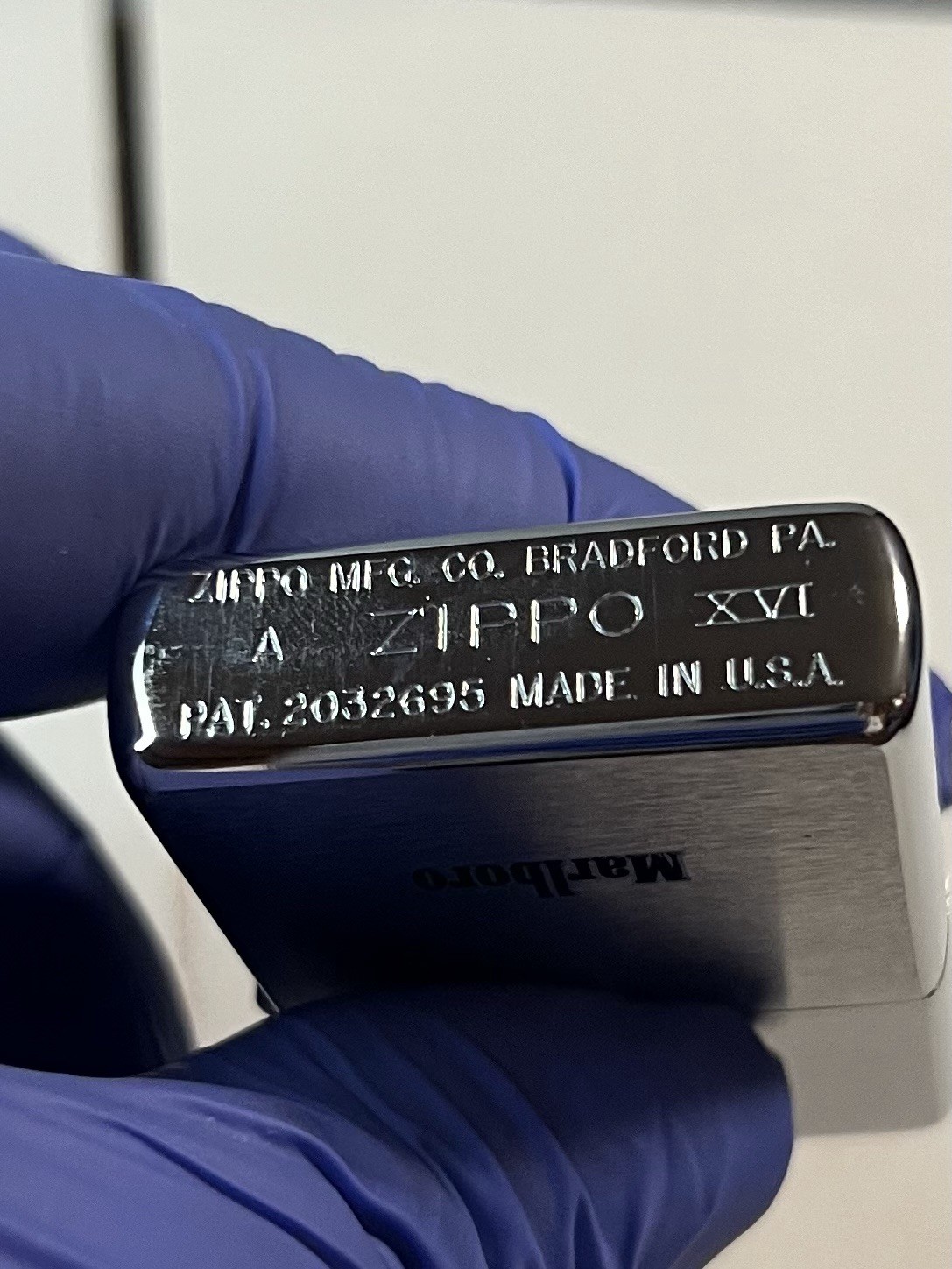 Zippo Lighter Marlboro Philip Morris Advertising Antique Silver 2000 Compass Red