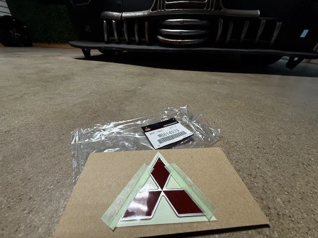 (1) Emblema delantero triple diamante original Mitsubishi 91-99 3000GT Eclipse MB814979 Foto 3 de 4