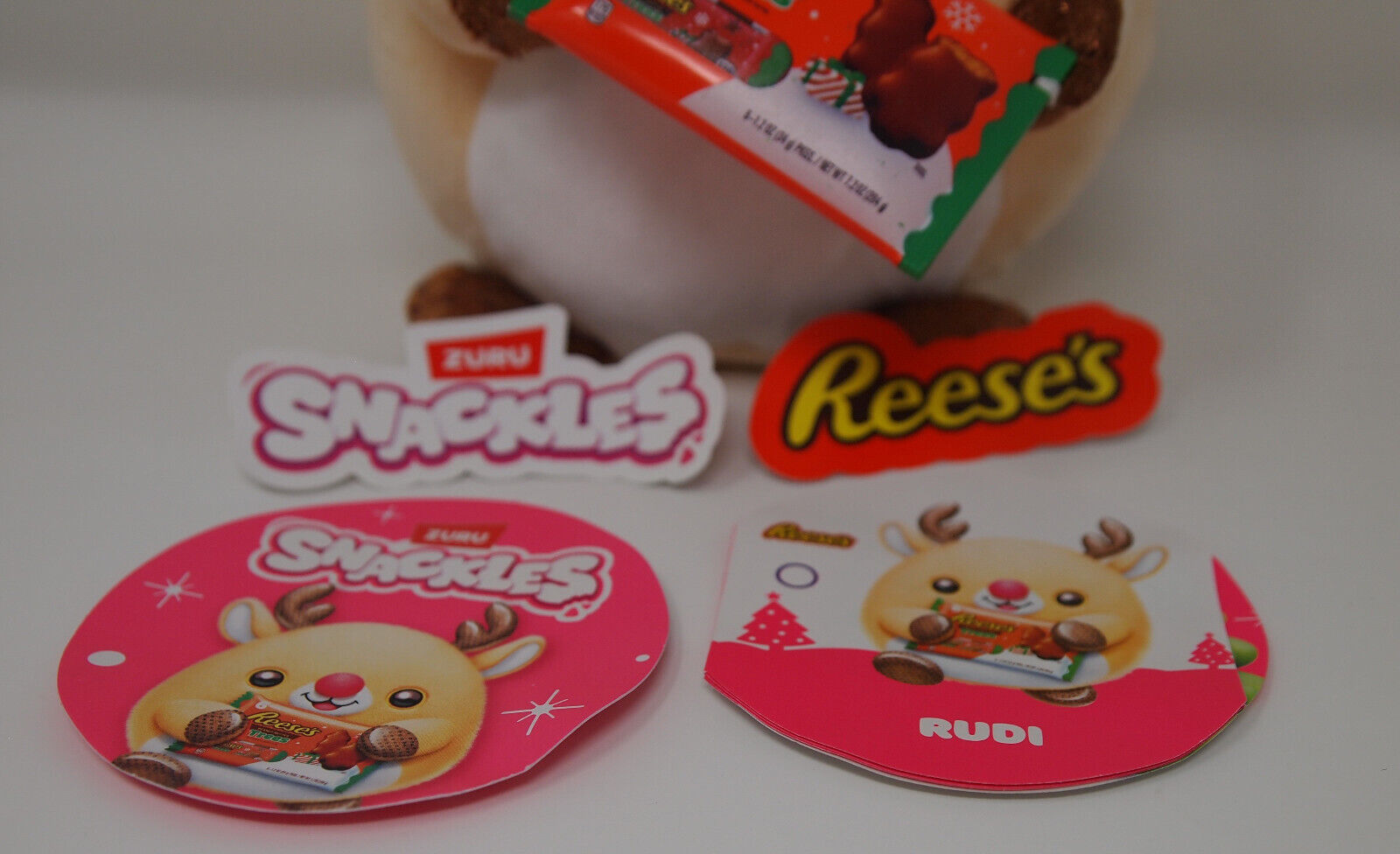 BRAND NEW Zuru SNACKLES Christmas Rudi Reindeer 5" Stuffed Plush Reese's