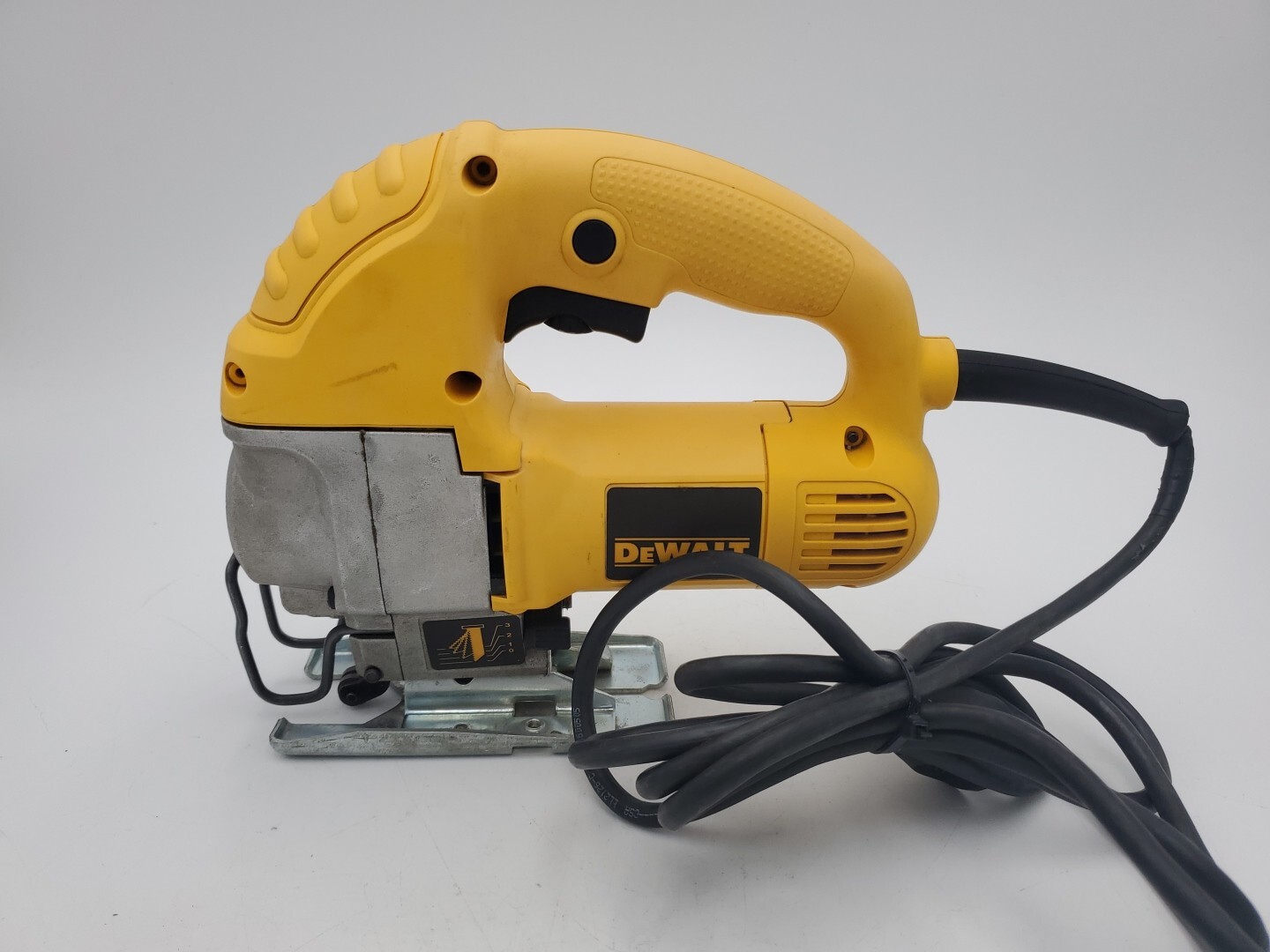 DEWALT DW317 120V 5.5Amp Variable Speed Orbital 1" Stroke Corded Jig
