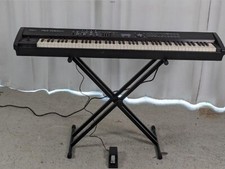 ROLAND RD-700GX / Serial  ZX03673  88 Keys