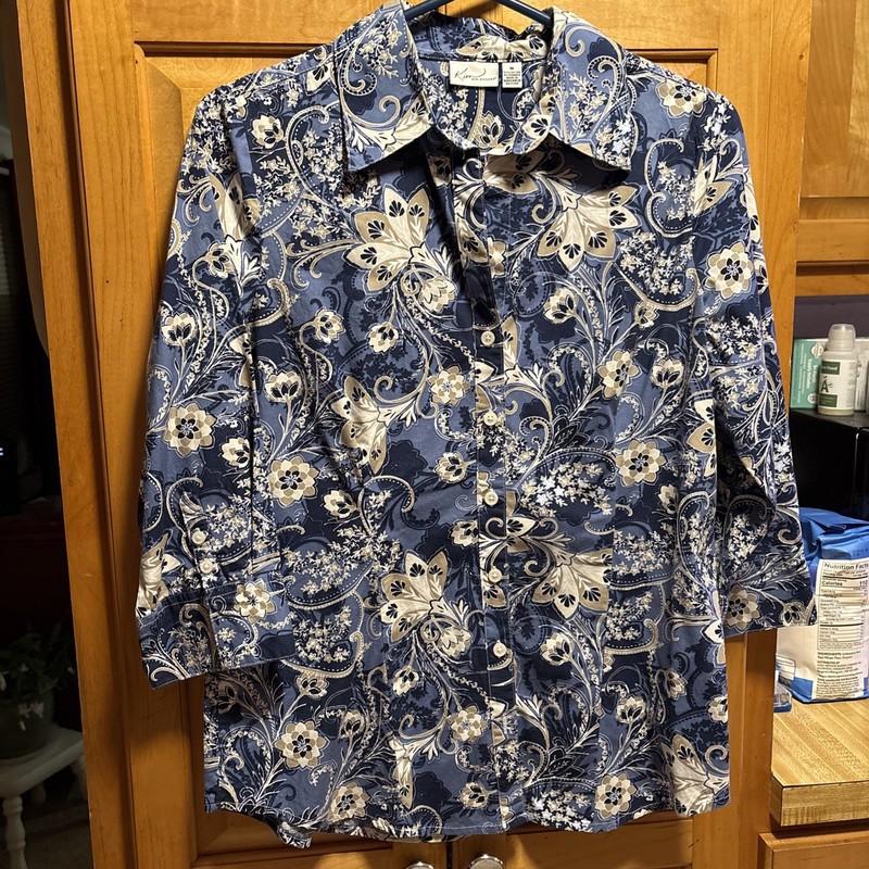 Ladies Kim Rogers Medium Blue Floral 3/4 Sleeve Button Up Collared Blouse