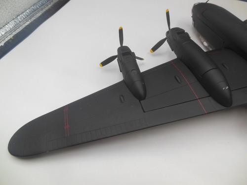 Corgi AA32601 Avro Lancaster R5868/'PO-5 467 Squadron 1:72 Scale Near Mint - Picture 9 of 19