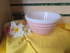 Vintage Pyrex Pink Stripe Bowl 401 2.5 Qt. RARE TO FIND Trade Mark 8. 1/2 Pt