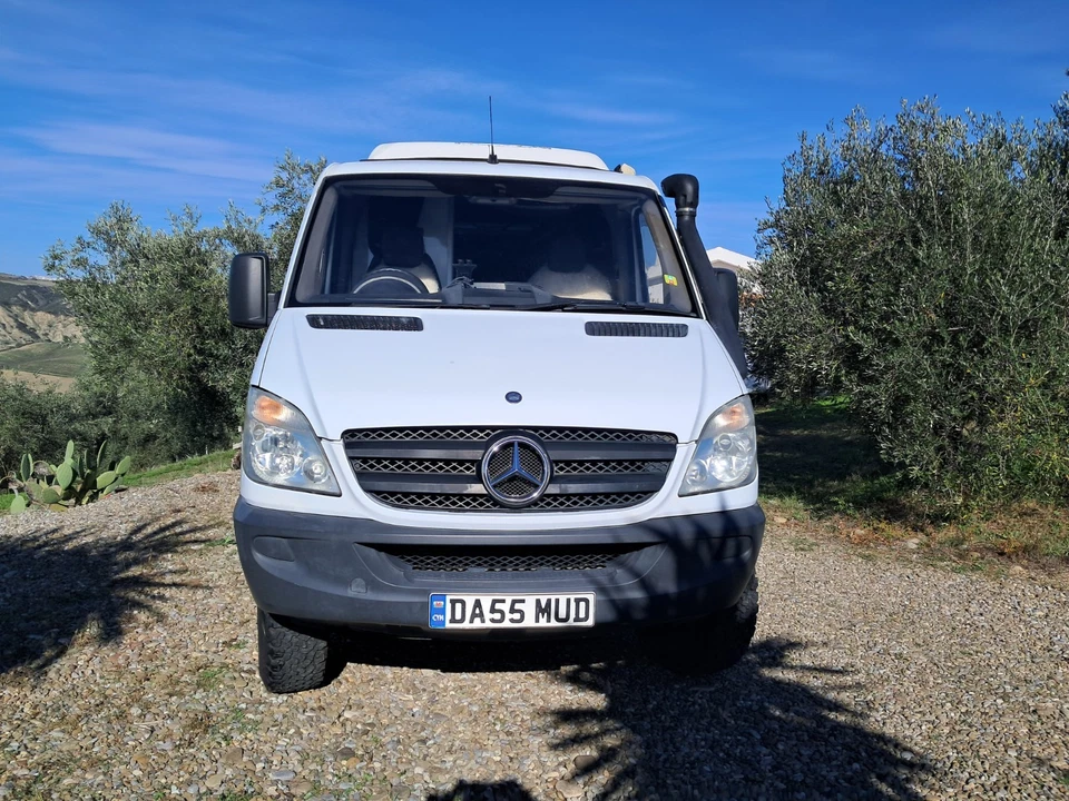 Sprinter 4x4 Camper - Image 3 of 4