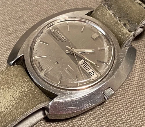 Vintage Seiko 7006-7080 Automatic 19 Jewels Men's Watch Batman Shape Case