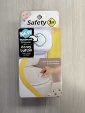 Safety 1st HS288 White Plastic OutSmart Decoy Button Toilet Seat Lock, New.