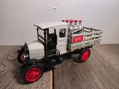 Chevy Series D Pickup, 1 Ton 1/32 Suburban Propane Delivery Truck - NewRay *Euc*