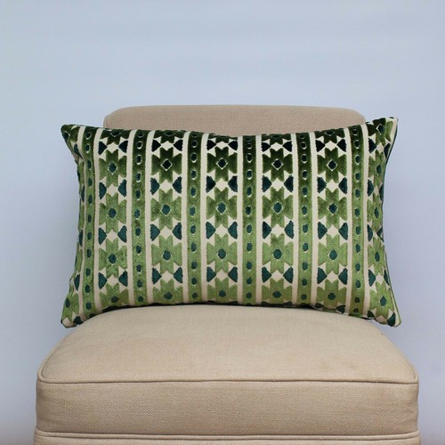 Kashan Geometric Cut Velvet XL Rectangular Cushion, Emerald Green. 23x15" - Picture 2 of 3
