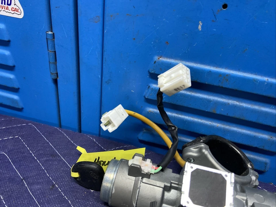 2007-2012 KIA RONDO IGNITION SWITCH LOCK W/KEY OEM - Image 3 of 4