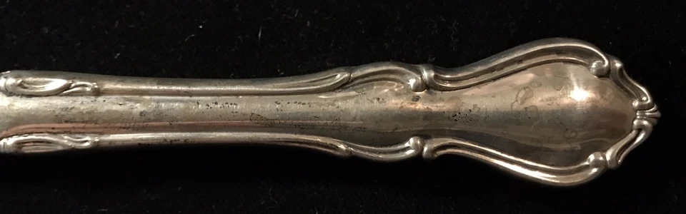 Cubiertos de plata de ley - Cuchillo regular moderno Reed And Barton Hampton Court Foto 2 de 3