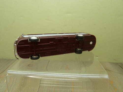 American Precision Models Bus Maroon Truck & Coach Division HO Scale 1:87 APM - Picture 7 of 8