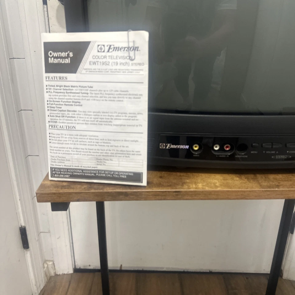 Emerson EWT19S2 19" CRT TV Front RCA Inputs - Retro Gaming With Remote Tested - Image 3 of 4