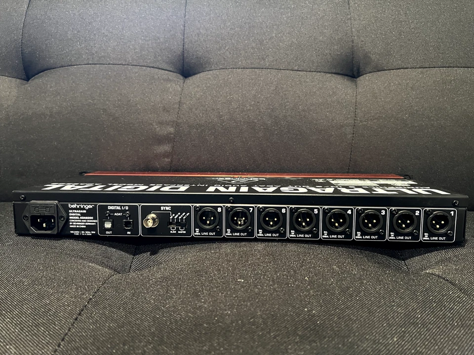 Behringer ADA8200 8声道麦克风前置放大器 — 第 4/4 张图片