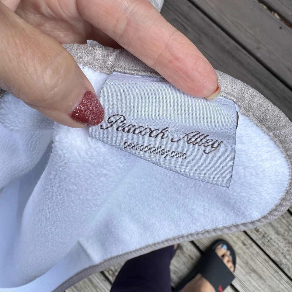 Peacock Alley Luxury 100% Egyptian Cotton Throw Blanket Portugal Taupe Trim - Image 4 of 4