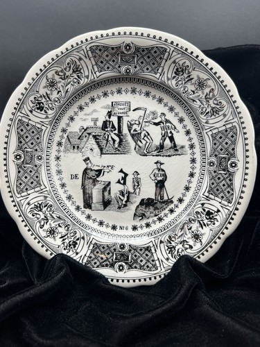GIEN France Rebus Picture Puzzle Plate #6 Black & White 7 3/4"