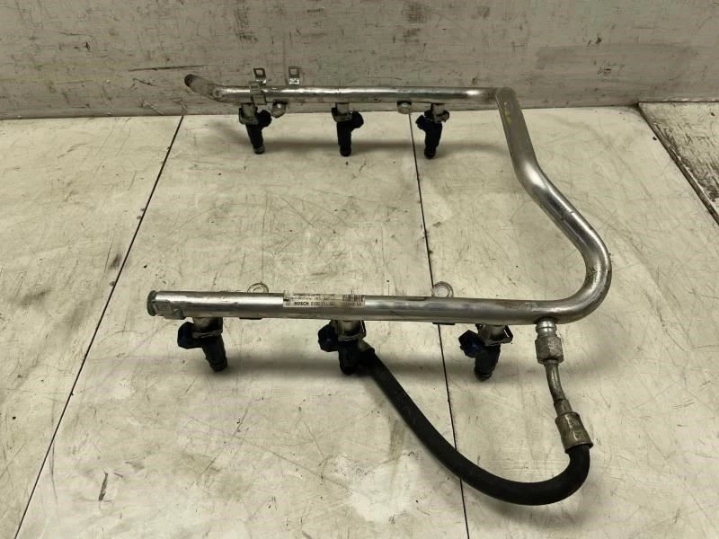 Chrysler Crossfire Limited 2006 carril inyector de combustible con inyectores OEM+ Foto 4 de 4