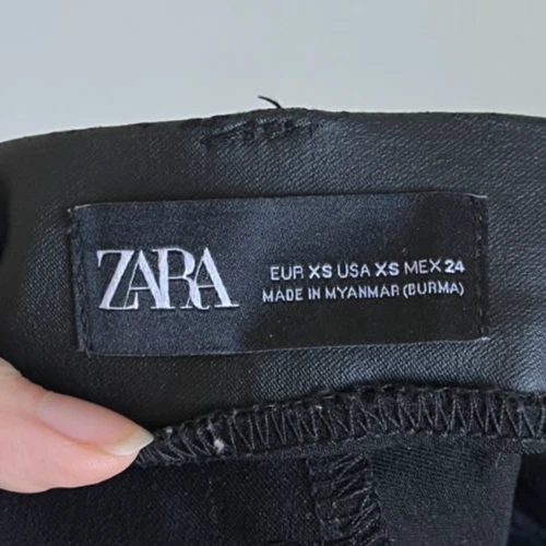 Leggings negros de tiro alto de cuero sintético para mujer Zara en negro talla XS Foto 4 de 4