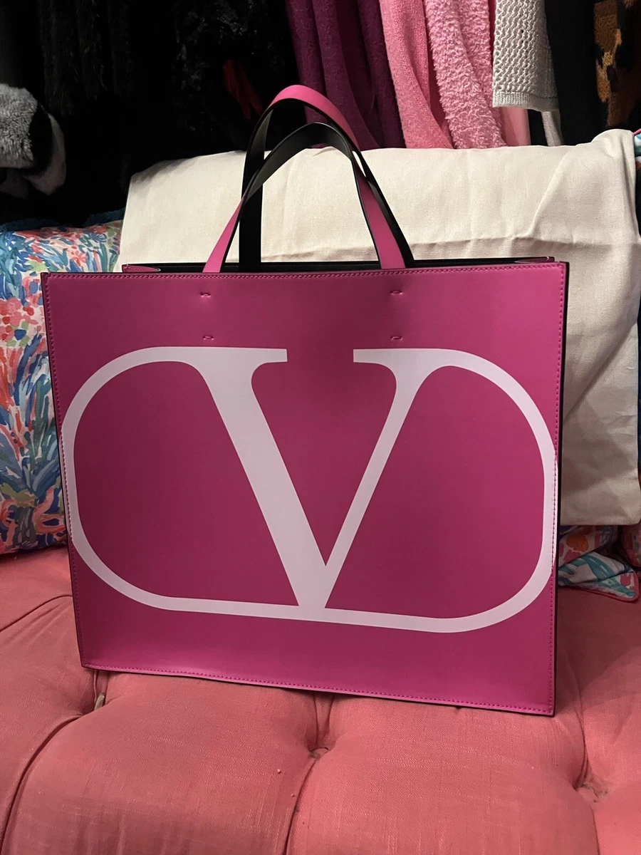 v logo bag