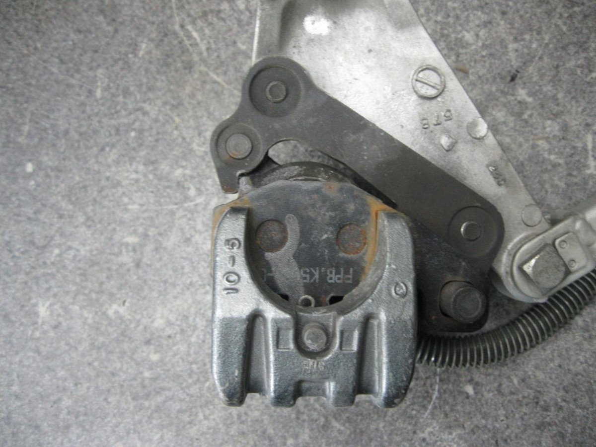96 Kawasaki Ninja ZX6 ZX-6 ZX6R Rear Brake Calipers & Mount