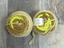 Freia Lot Of 2 Super Bulky Hand Painted Ombré 100% Wool 150g/79m Helium