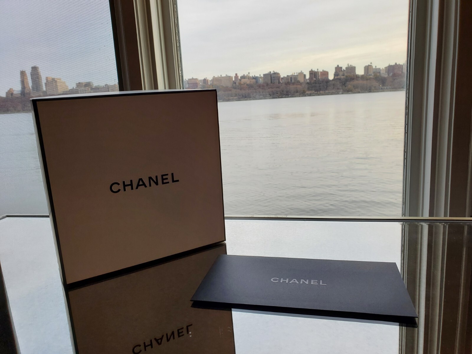 New Chanel Gift Box MEDIUM 8.5 x 8.5 x 4 inch black white envelope sleeve