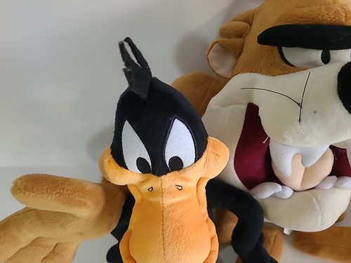 Six Flags Looney Toons Lot - Tasmanian Devil 16" & Daffy Duck Super Soft Plush - Picture 5 of 20