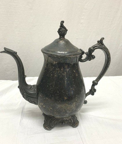 Vintage FB Rogers Silver Co.1883 Plated Ornate Footed Tea/Coffee Pot. 2642 - Picture 2 of 7