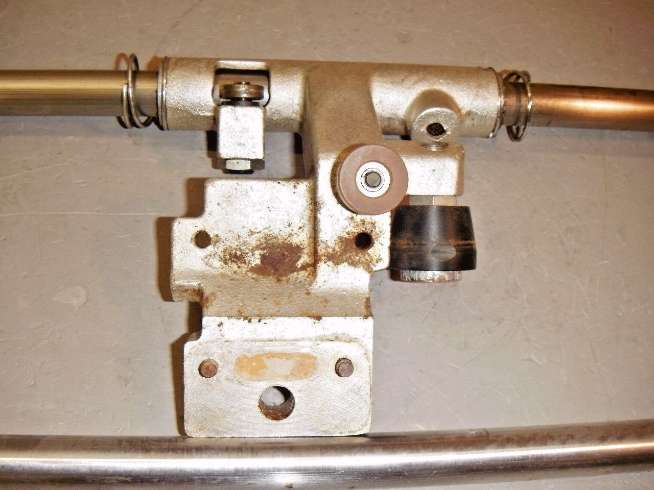 Hobart 1612E Slicer Carriage Bearing Assembly with Upper & Lower