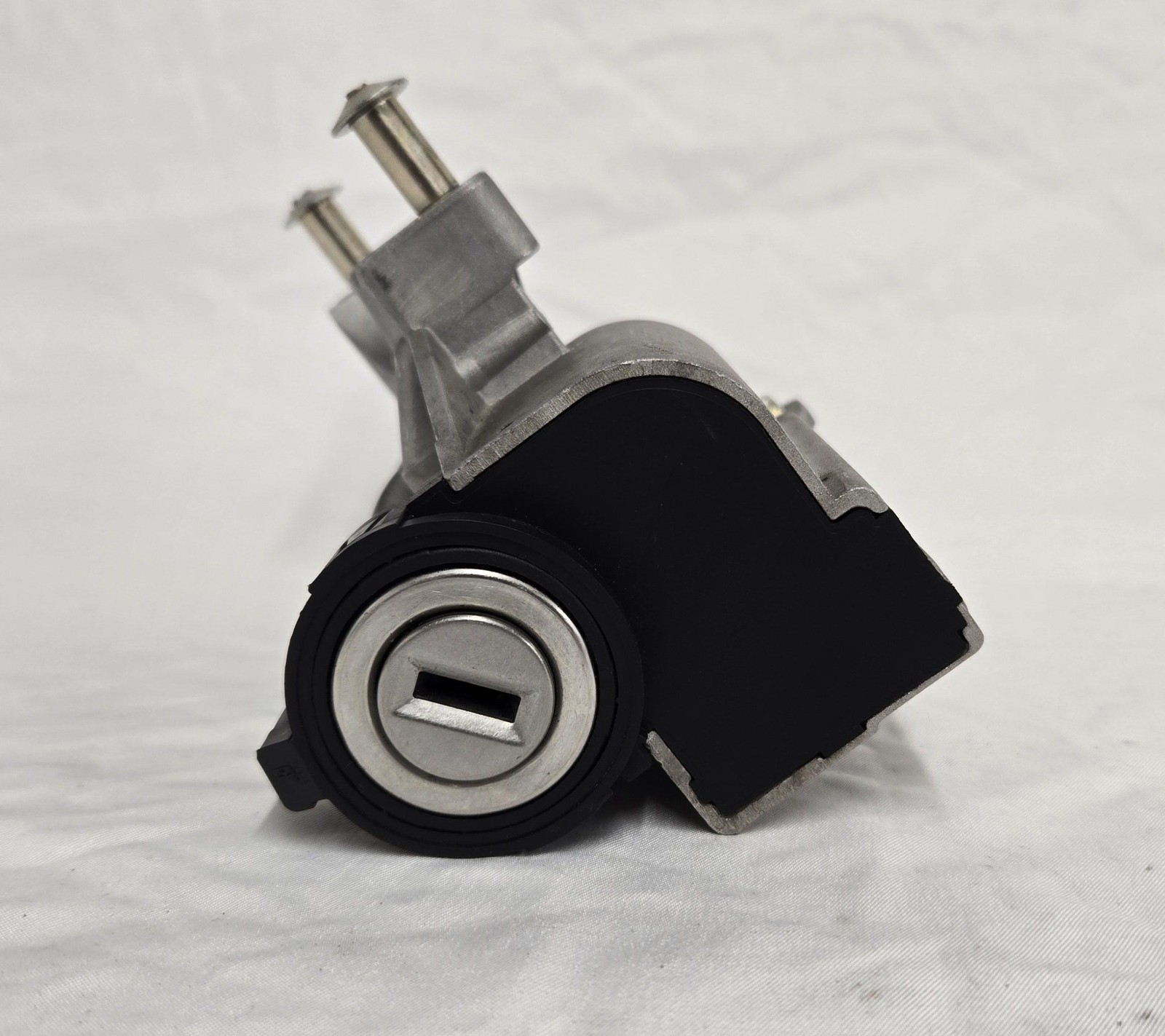 2005 Maserati Quattroporte M139 4.2L Automatic Trans. Ignition Switch w/ Key OEM