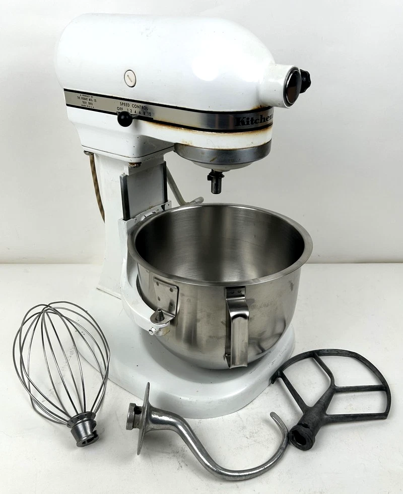 KitchenAid Hobart Vtg Model K5-A White 10 Speed Lift Stand Mixer & Attachments
Opens in a new window