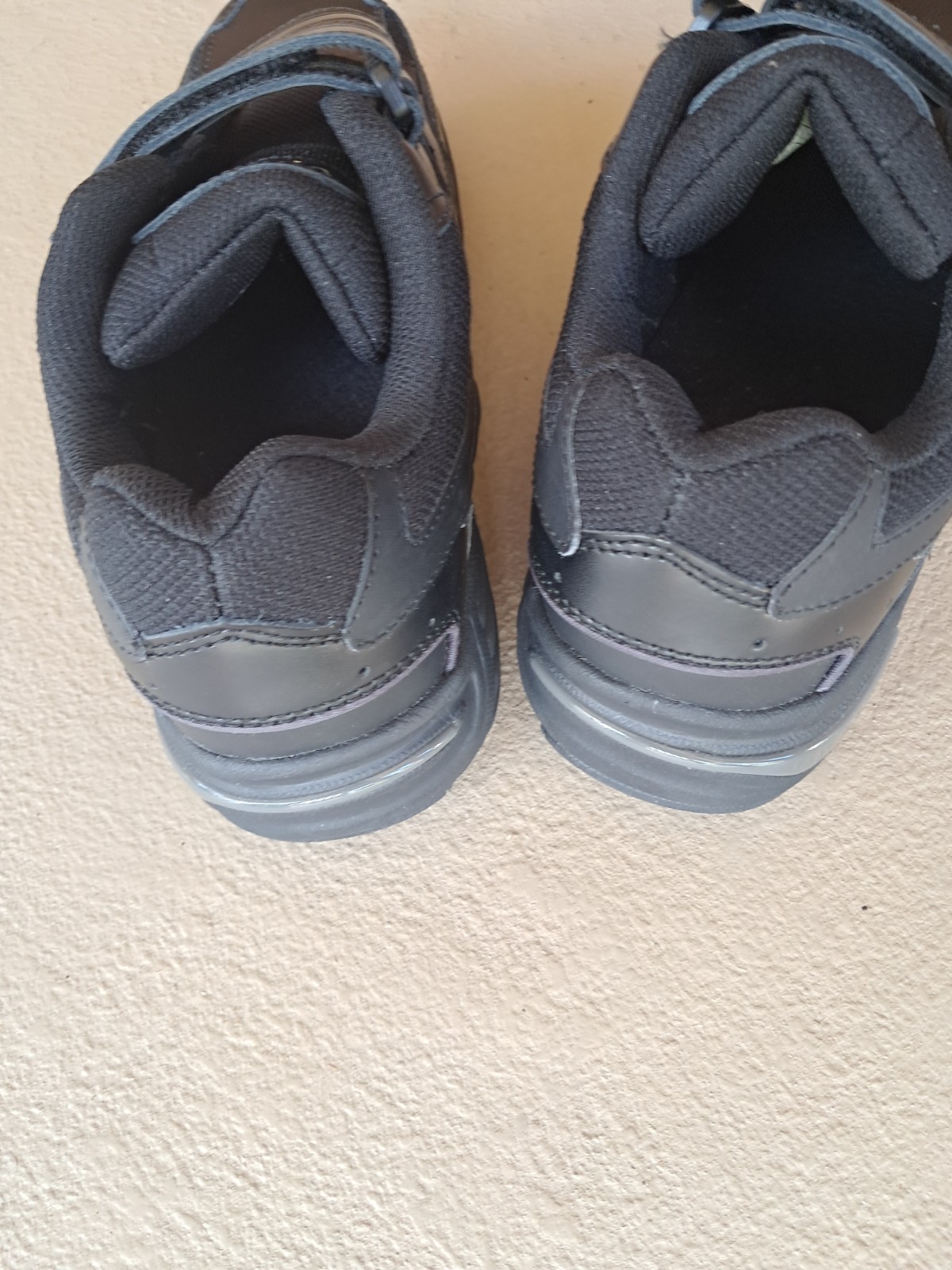 Vionic Leather Hook and Loop Walking Shoes Tabi B… - image 5