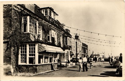 PC ESSEX BURNHAM-ON-CROUCH YE OLDE WHITE HART HOTEL RPPC ENGLAND (u15356)
