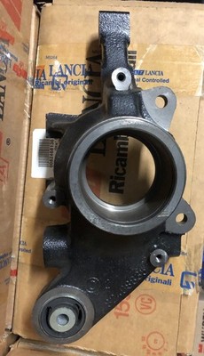 Achsschenkel upright Hinterachse rechts  Lancia Delta EVOLUZIONE 82468136 NEU