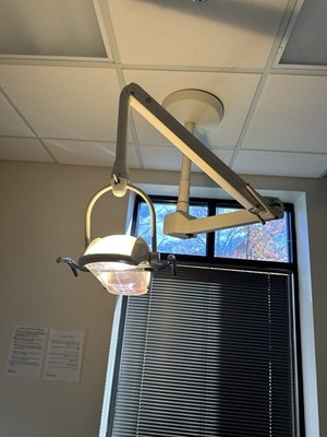 pelton & crane LFt II dental light