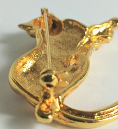 Red and Green Gripoix Gold Plated Jaguar made with Crystals - Picture 6 of 8