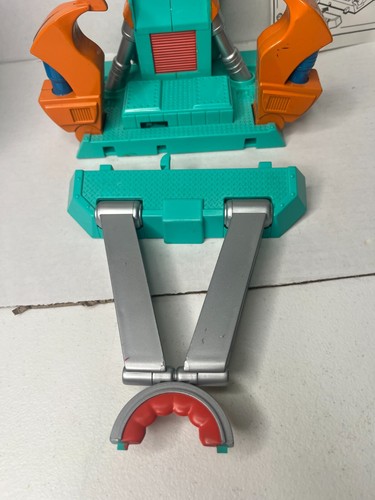Vintage ToyBiz The Incredible Hulk Break-Out Steel Body Trap 1997, works - Picture 5 of 9