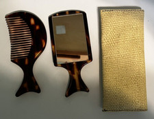 VINTAGE HAIR COMB AND MIRROR SET IN PLASTIC CASE