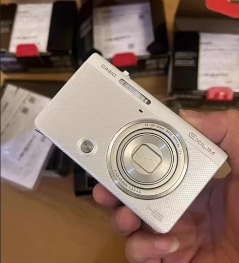 CASIO EX-ZR70 HIGH SPEED EXILIM Digital Camera Selfie Tilt LCD 10x Optics - Image 3 of 4