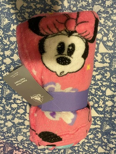 New Minnie Mouse Fleece Throw with tag - Picture 1 of 3