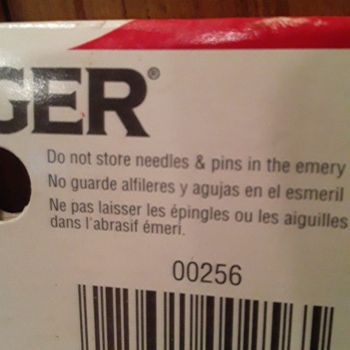 Vintage Singer Tomato Pin Cushion with Strawberry Emery New - Picture 14 of 14