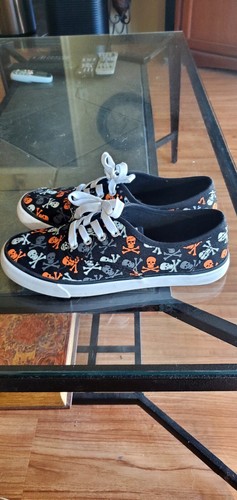 ISAAC MIZRAHI Sz 7.5 Glow-In-The-Dark Skulls Halloween Canvas Sneakers Shoes NEW - Picture 4 of 6