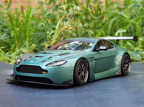AUTOart 1/18 Scale For Aston Martin Vantage V12 GT3 Green Diecast Car Toys Gift - Picture 3 of 7