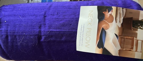 Gaiam Lavender Neck Pillow 100% Silk Cover With Natural Buckwheat Hull-filled - Picture 2 of 3