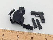 VERYHOT TOYS M001 Modellino pistola fantasma e fondina scala 1/6 BRAVO 0-7